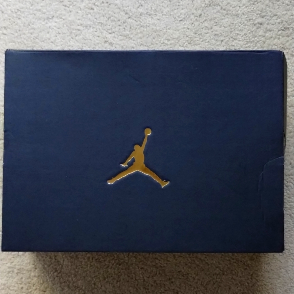 Air Jordan 11 CMFT LOW red/white-black